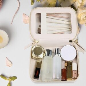 NWT Waterproof Off White Makeup Case By Prite